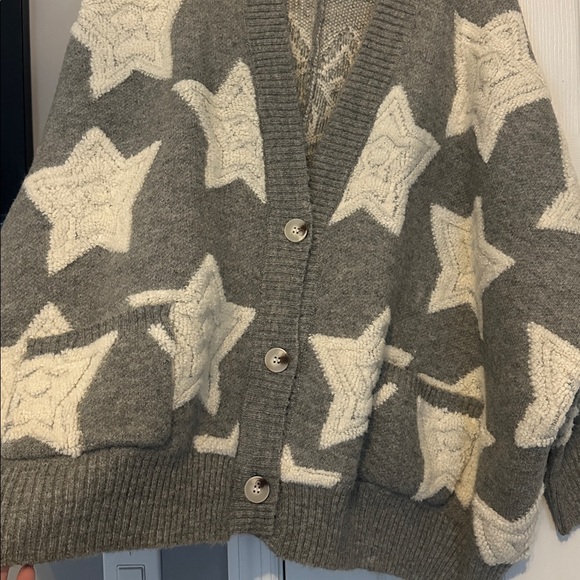 Sweater - Picture 4 of 4